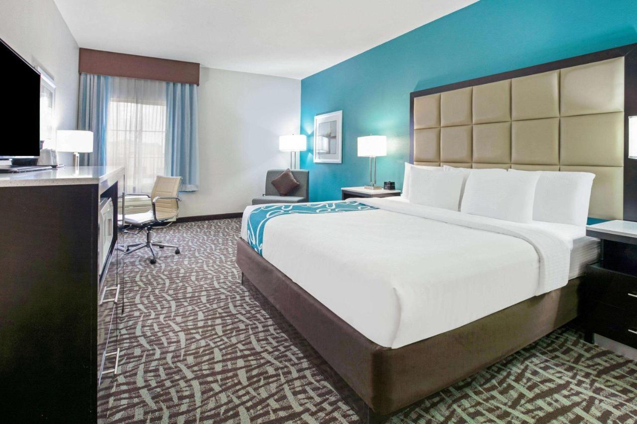 King Room with Bath Tub - Mobility/Hearing Accessible - Non-Smoking,1742816015:JPEG
