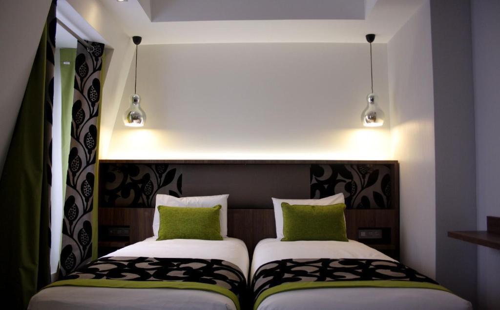 Superior Triple Room,277675313:JPEG
