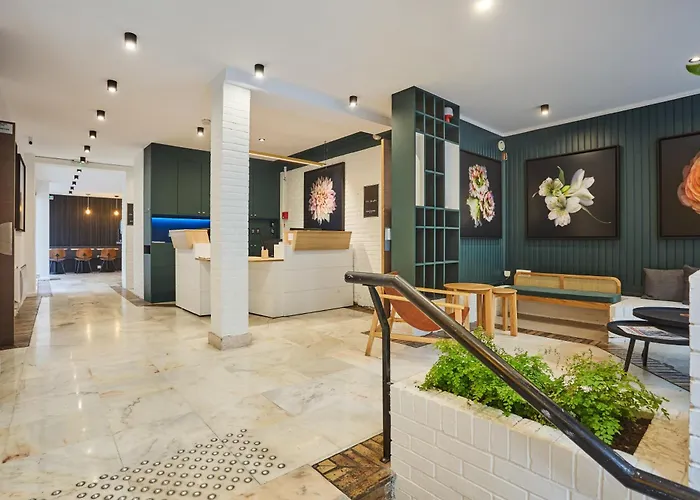 Hotel with Tennis: Hotel Beauquartier Montmartre