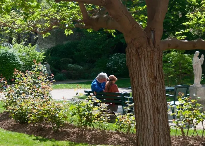 Hôtel avec vue: Hôtellerie L'Enclos Rey