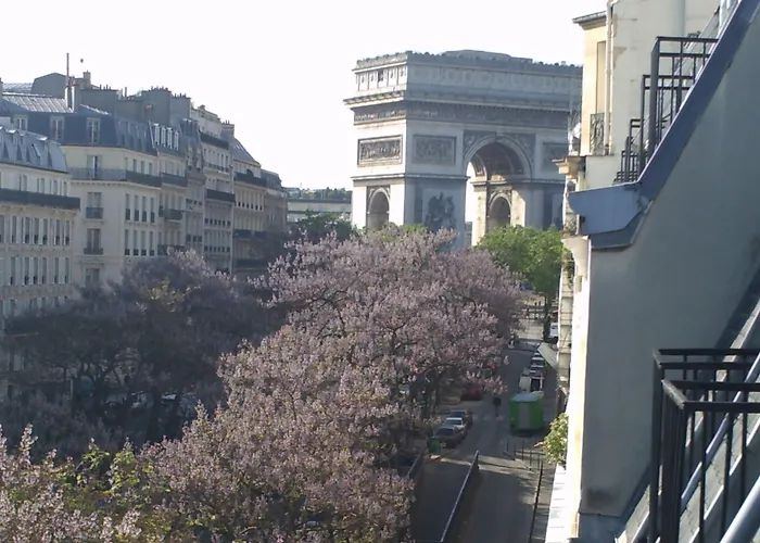 Elsa, Hotel Paris