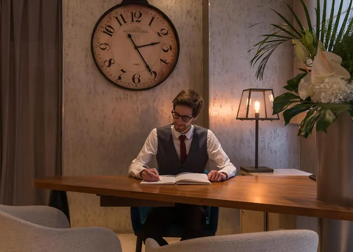 Pet Friendly hotel: Hotel Le Walt By Inwood Hotels