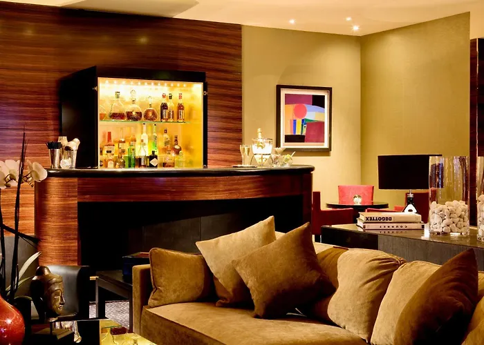 Romantic hotel: Warwick Champs-Elysees Paris