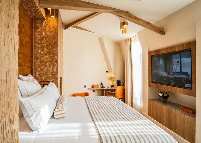 Etoile Park Hotel