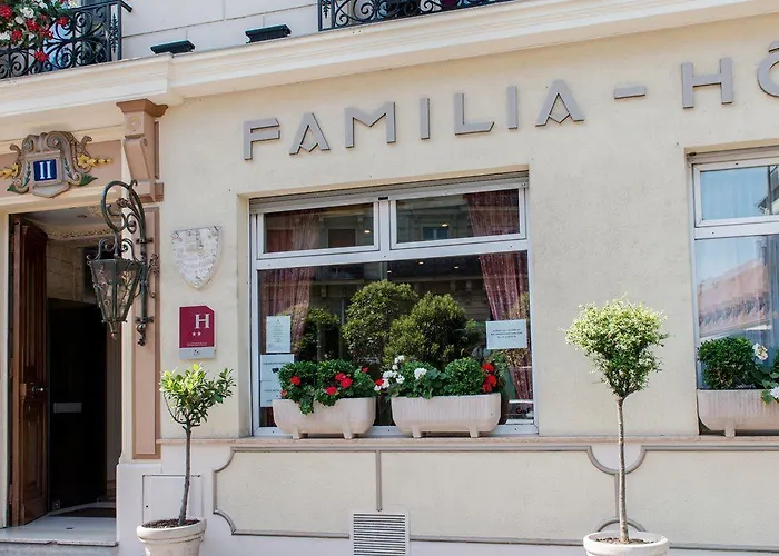 Cheap hotel: Familia Hotel